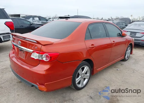 2013 Toyota Corolla S Special Edition z USA, uszkodzony, nr VIN 2T1BU4EE0DC072241